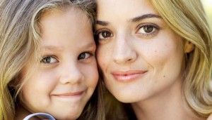 Una mujer sabia edifica su casa, no la destruye